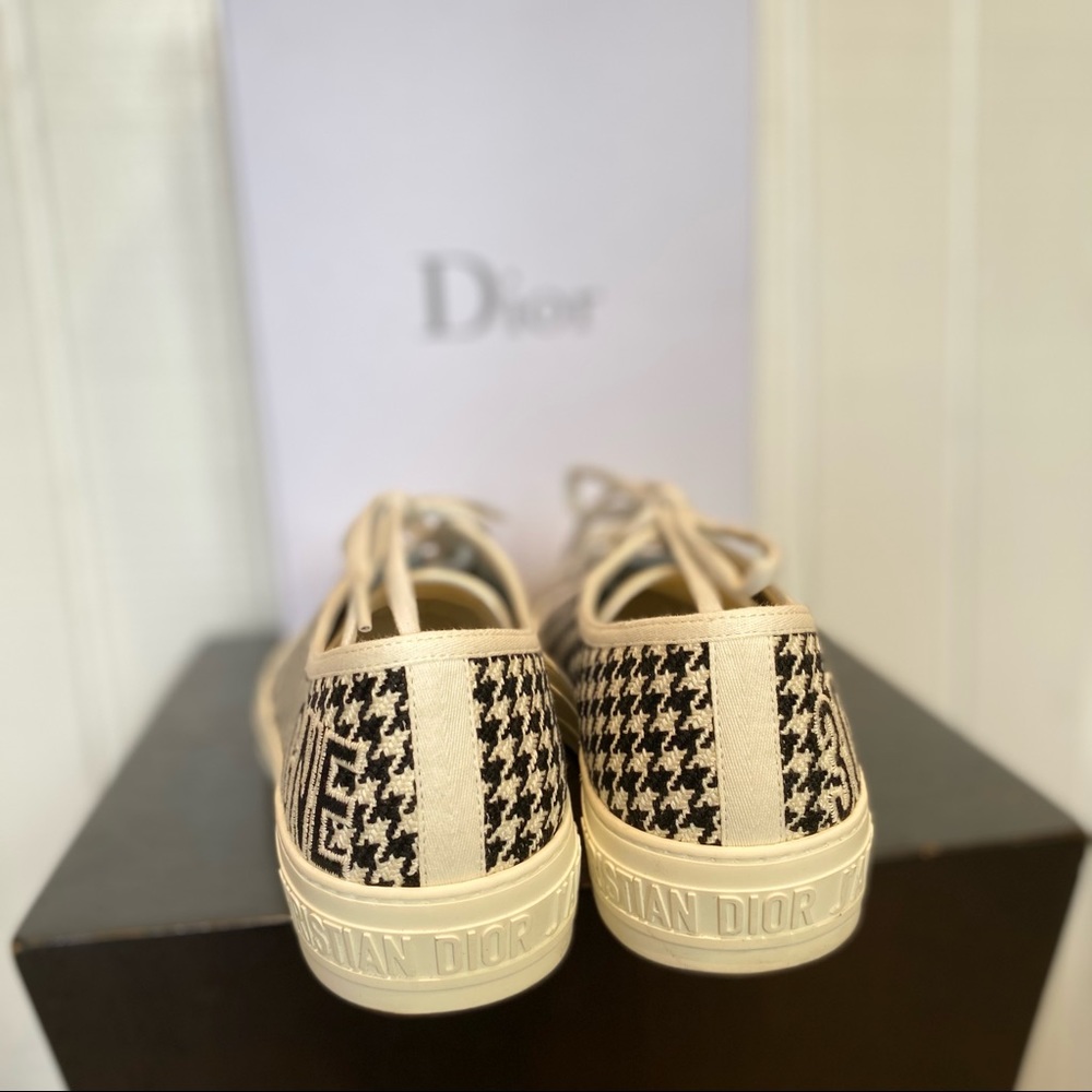 Dior 30 Montaigne Walk'N'Dior Low Top Sneakers - Picture 4 of 6